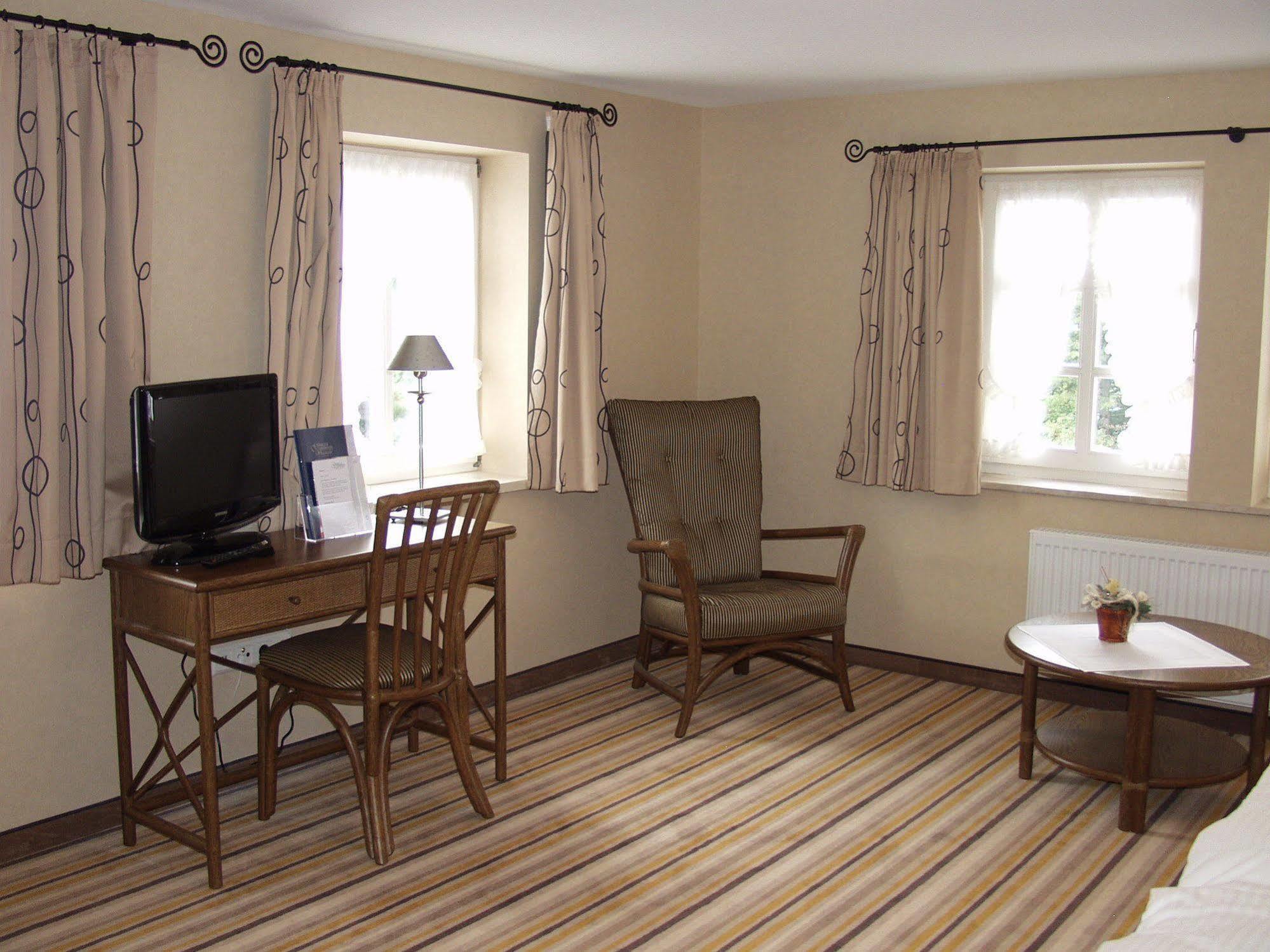 Hotel Dorf Alm Willingen à Willingen  Extérieur photo