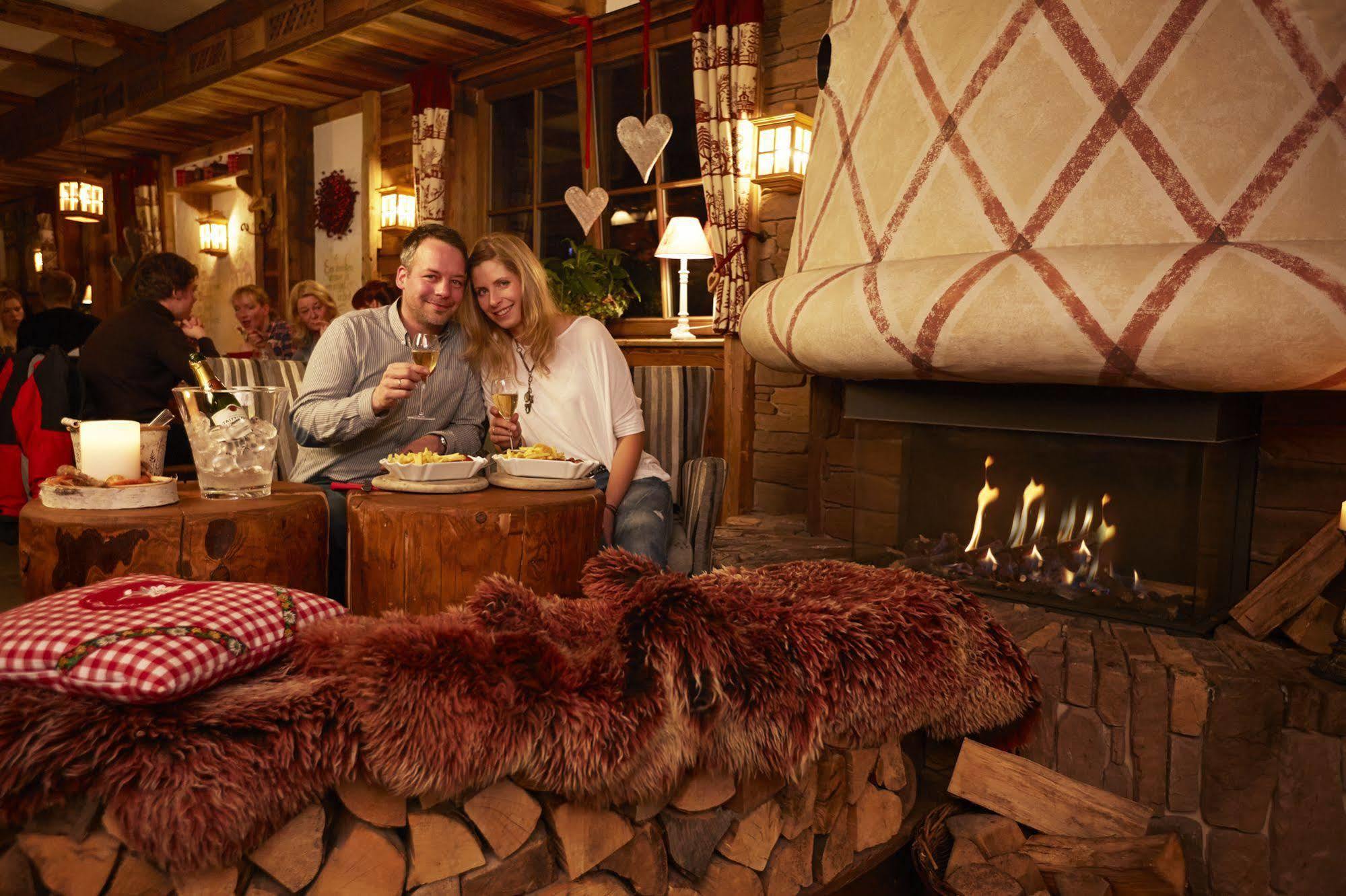 Hotel Dorf Alm Willingen à Willingen  Extérieur photo